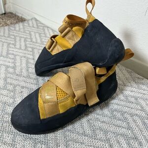 So ill Mens Climbing Shoes Size 8.5